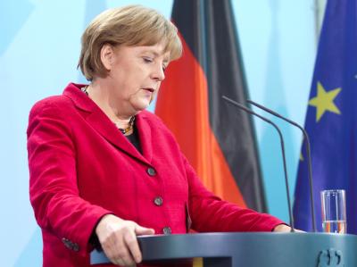 Nach zwei Minuten war das Statement der Bundeskanzlerin vorbei. Foto: Michael Kappeler Merkel
