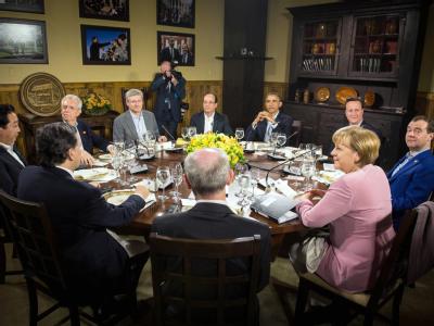 Die Staats- und Regierungschefs der acht führenden Industrienationen Japan, Italien, Kanada, Frankreich, USA, Großbritannien, Russland und Deutschland treffen sich in Camp David. Foto: Bundesregierung/Guido Bergmann G8 Gipfel