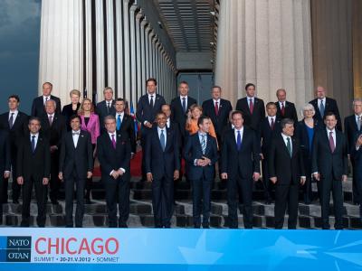 Die Regierungschefs der 28 Nato-Staaten beim 'Familienfoto'