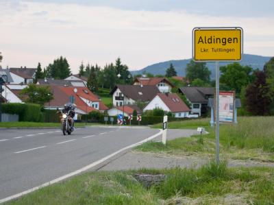 Die Ortseinfahrt von Aldingen. Foto: Tobias Kleinschmidt Aldingen