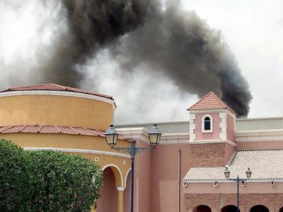 Die Villaggio Mall in Doha steht in Flammen. Foto: STR Feuer in Doha
