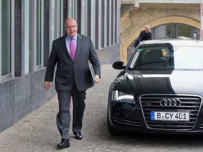 Bundesumweltminister Peter Altmaier hat die Verbraucher aufgefordert, künftige Preiserhöhungen durch mehr Stromsparen auszugleichen. Foto: Soeren Stache/Archiv Peter Altmaier
