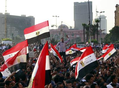Das Urteil gegen Mubarak hat viele Ägypter nicht zufriedengestellt. Auf dem Tahrir-Platz in Kairo und in anderen Städten demonstrieren die Menschen. Foto: Amel Pain Tahrir-Platz in Kairo