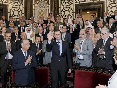 Syriens Präsident Baschar al-Assad im neu gewählten Parlament. Foto: SANA Assad im Parlament