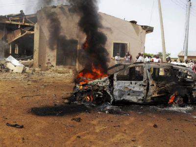 In der nigerianischen Stadt Bauchi hat ein Selbstmordattentäter versucht, mit einem sprengstoffgefüllten Wagen in eine Kirche zu fahren. Foto: STR Autobombe in Nigeria