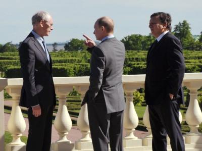 Führende Vertreter der EU und Russland sind in St. Petersburg zu einem Gipfeltreffen zusammengekommen. Foto: Alexey Nikolsky/Ria Nowosti/ Government Press Pool Mandatory Credit EU-Russland-Gipfel in St. Petersburg