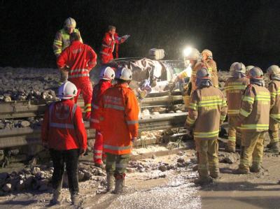 Auf der Tauernautobahn in Salzburg wurde ein Auto von einer Schlammlawine verschüttet, der Fahrer wurde schwer verletzt. Foto: Franz Neumayr Unwetter