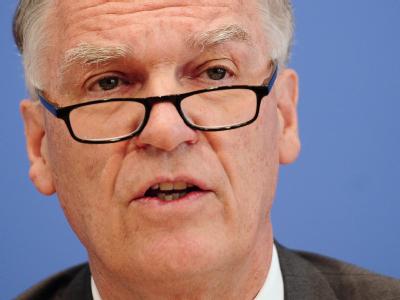 Der Präsident des Bundeskriminalamtes (BKA), Jörg Ziercke, fordert: Die Sicherheitsbehörden dürfen in ihrer Aufmerksamkeit nicht nachlassen. Foto: Hannibal Jörg Ziercke