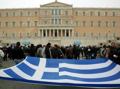 Athen pocht auf Erleichterungen sowie mehr Zeit bei der Umsetzung der Spar- und Reformauflagen. Foto: Simela Pantzartzi/ Archiv Demo gegen Sparmaßnahmen