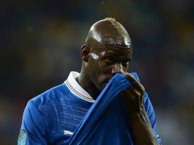 Auch Youngster Mario Balotelli stemmte sich vergebens gegen die Niederlage. Foto: Andreas Gebert Vergebens