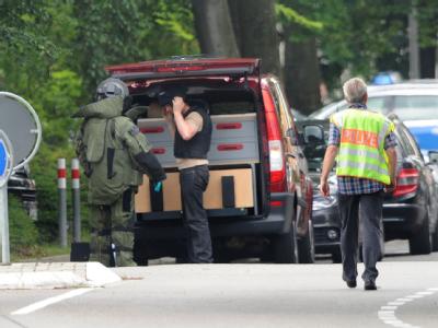 Bei der Geiselnahme in Karlsruhe hat es mehrere Tote gegeben. Uli Deck Präparieren für den Einsatz