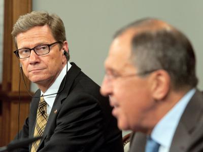 Außenminister Guido Westerwelle und sein russischer Amtskollege Sergej Lawrow bleiben über eine Syrien-Lösung unterschiedlicher Meinung. Foto: Marc Tirl Westerwelle in Russland
