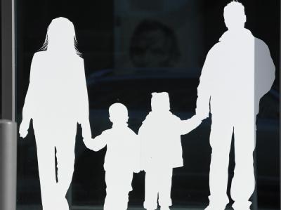 Die Wirkung des Elterngeldes ist umstritten. Foto: Jens Kalaene Familie