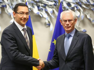 EU-Ratspräsident Herman Van Rompuy ist «tief besorgt» über die derzeitige politische Entwicklung in Rumänien. Hier zusammen mit dem rumänischen Regierungschef Victor Ponta. Foto: Julien Warnand Van Rompuy und Ponta