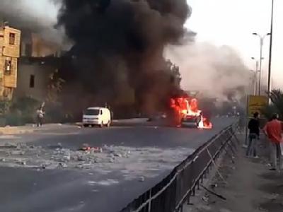 Ein Video-Ausschnitt zeigt angeblich ein brennendes Auto in Damaskus. Foto: EPA/Shaam News Network Unruhen in Damaskus