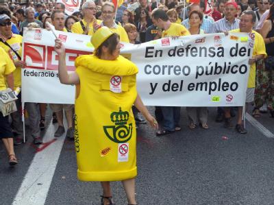 Nachdem das Kabinett in Spanien ein Sparpaket in Höhe von 65 Millionen Euro beschlossen hat, kam es zu Protesten in Teilen des Landes. Foto: Toni Albir Protest in Barcelona