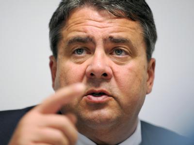 Sigmar Gabriel wirft er den Banken vor, Staaten zu erpressen und die Politik zu diktieren. Foto: Angelika Warmuth Sigmar Gabriel