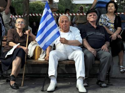 Hart treffen die Sparmaßnahmen die Rentner. Foto: Emily Wabitsch/Archiv Rentner in Athen