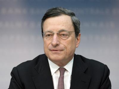 EZB-Chef Mario Draghi signalisiert weitere Unterstützung für die Krisenstaaten der Eurozone. Foto: Fredrik von Erichsen / Archiv Mario Draghi