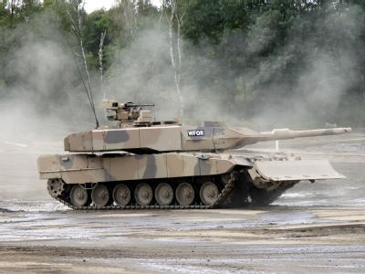 Das Emirat Katar hat Interesse an deutschen Leopard-2-Panzern signalisiert. Foto: Clemens Niesner Kampfpanzer Leopard 2