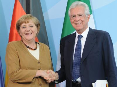 Kanzlerin Merkel und Italiens Regierungschef Monti stellen erfreut fest, dass das Reformprogramm Roms wirkt. Foto: Britta Pedersen Merkel und Monti