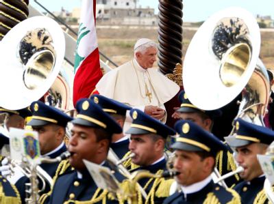 Auf heikler Mission: Papst Benedikt XVI. besucht den Libanon, der unter dem Bürgerkrieg in Syrien leidet. Foto: Nabil Monzer Ankunft in Beirut