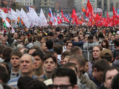 Zehntausende nahmen an der Anti-Putin-Demo in Moskau teil. Foto: Sergei Ilnitsky Demonstrationszug