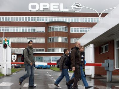 2300 Opel-Mitarbeiter sollen in Bochum ihre Jobs verlieren (Archiv). Opel-Werk in Bochum