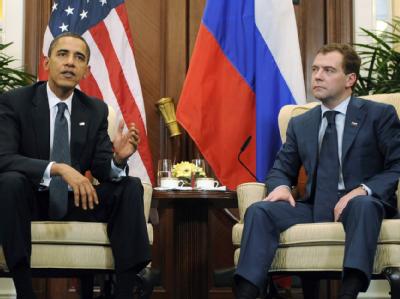 US-Präsident Obama bei seinem Treffen mit seinem russischen Amtskollegen Medwedew in Singapur. Obama und Medwedew