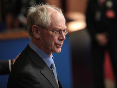 Der ständige EU-Ratspräsident Herman Van Rompuy lehnt die von Deutschland geforderte Änderung der EU-Verträge ab. Van Rompuy