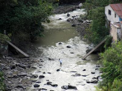 Von Venezuela gesprengte Brücke an der Grenze zu Kolumbien. Krise zwischen Venezuela und Kolumbien