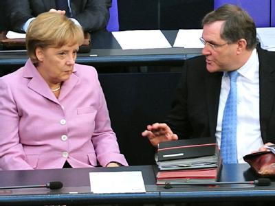 Bundeskanzlerin Merkel und Arbeitsminister Franz Josef Jung im Bundestag. Merkel und Jung