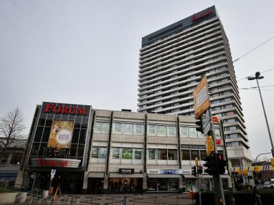 In diesem Hochhaus in Mülheim waren Spuren der beiden Ausbrecher gefunden worden. Hochhaus in Mülheim