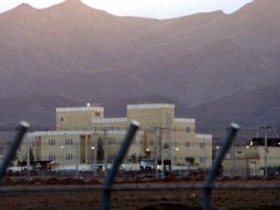 Hinter Stacheldraht: Nukleare Anreicherungsanlage im iranischen Natans. Iranische Atomanlage
