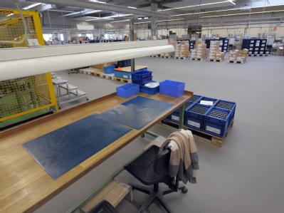 Kurzarbeit beim Automobilzulieferer FEP Fahrzeugelektrik in Pirna. Kurzarbeit