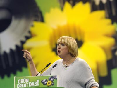 Die Bundesvorsitzende der Grünen, Claudia Roth, geht auf Distanz zur SPD. Claudia Roth