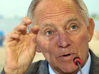 Einen ausgeglichenen Haushalt hält der designierte Bundesfinanzminister während der bevorstehenden 17. Legislaturperiode für utopisch. Wolfgang Schäuble