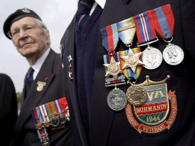 «D-Day»-Veteranen bei der Gedenkfeier in Colleville-sur-Mer. 65 Jahre «D-Day»