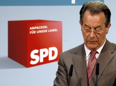 Partei am Tiefpunkt: SPD-Chef Franz Müntefering nach der Europawahl. Franz Müntefering