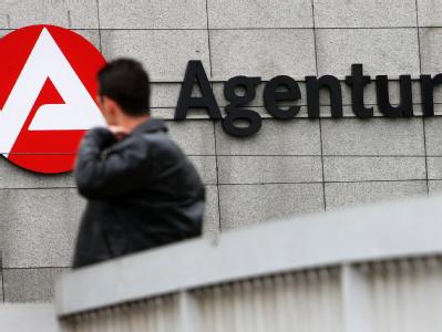 Bundesagentur für Arbeit: Arbeitslose Hartz-IV-Empfänger haben derzeit so gute Chancen wie noch nie auf einen Job. Foto: Oliver Berg Arbeitsamt