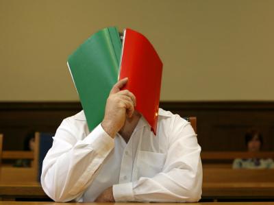 Der wegen sexueller Vergehen an Kindern angeklagte Richard L. im Landgericht in Nürnberg. Prozess wegen sexuellen Missbrauchs