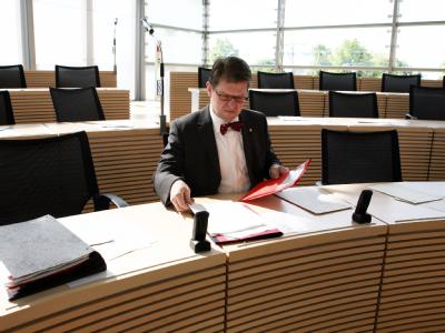 Der SPD-Fraktionsvorsitzende Ralf Stegner im Kieler Landtag. Die SPD will eine Auflösung des Landtages und damit rasche Neuwahlen geschlossen ablehnen. Stegner