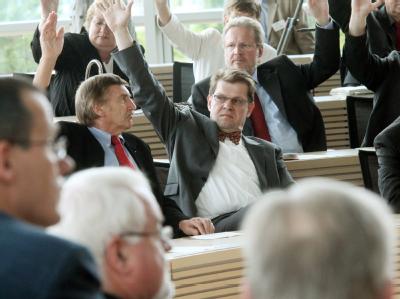Gegen eine Landtagsauflösung: Der SPD-Fraktionsvorsitzende Ralf Stegner (Mitte). Landtag in Schleswig-Holstein