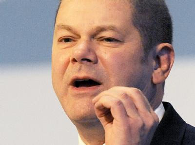 Bundesarbeitsminister Olaf Scholz hält an seinem Plan fest, die Möglichkeiten für Altersteilzeit bis 2014 zu verlängern (Archivbild). Olaf Scholz
