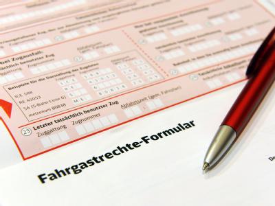 Ein Fahrgastrechte-Formular für ein einheitliches Entschädigungsverfahren für Bahnkunden. Neue Fahrgastrechte für Bahnkunden