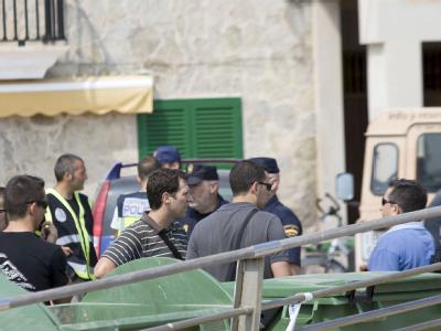Sicherheitskräfte haben ihre Arbeit am Restaurant ETA-Anschläge auf Mallorca