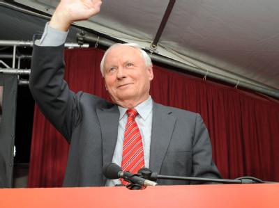 Oskar Lafontaine und seine Partei legen in den Umfragen zu. Oskar Lafontaine