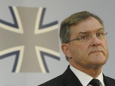 Franz Josef Jung als Verteidigungsminister: Kritiker sagen, dieses Amt habe ihn oft überfordert (Archiv). Minister Jung
