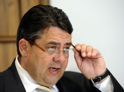 Bundesumweltminister Sigmar Gabriel (SPD) bleibt wegen externer Beraterverträge in der Kritik. Sigmar Gabriel