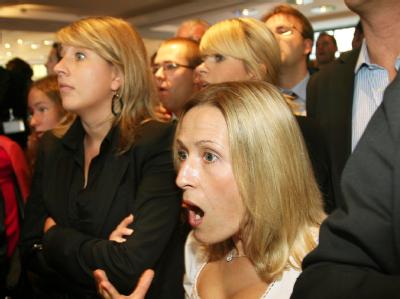 Schreckgeweitete Augen bei den Anhängern der CSU. Entsetzen bei der CSU
